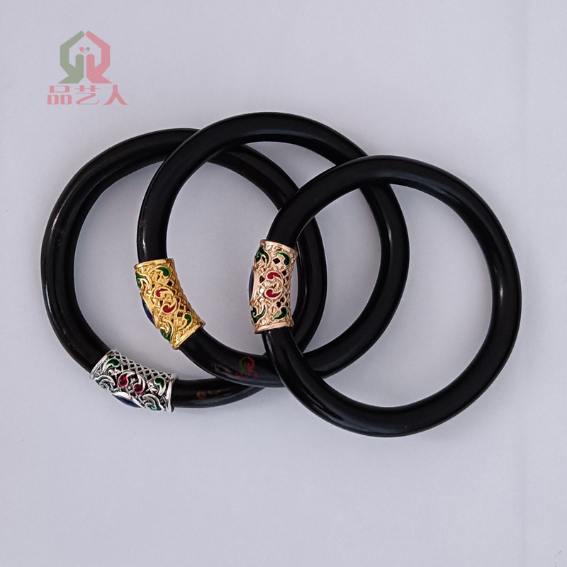 ���پ�̩����